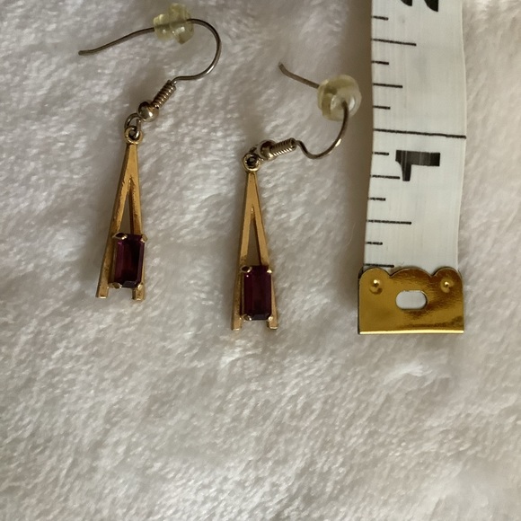 Vintage Avon Earrings - Picture 3 of 4